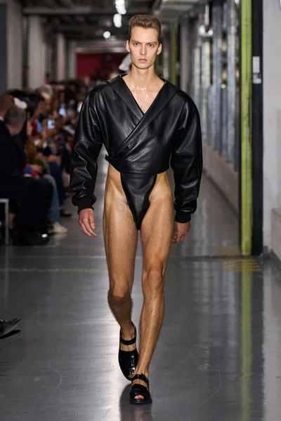 Look 2
